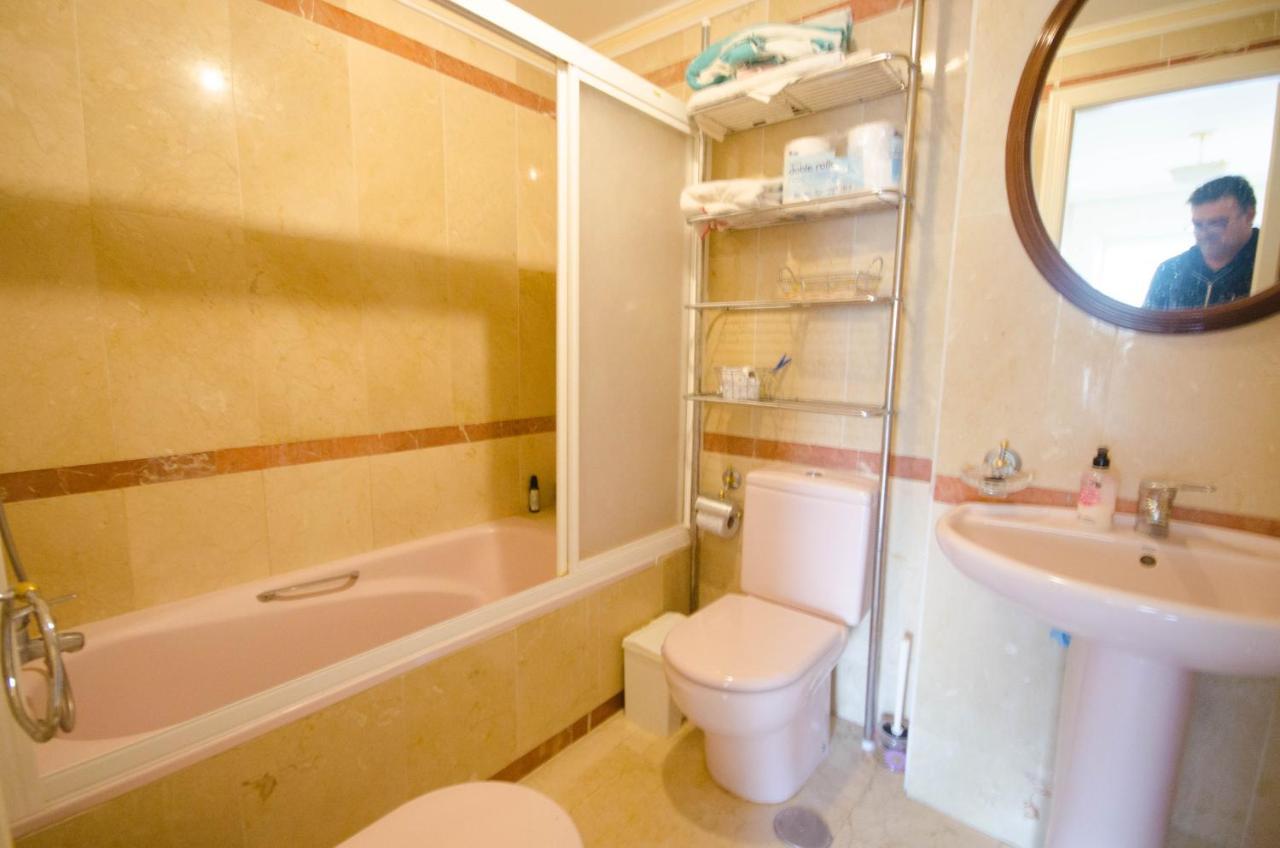Aparment Neptuno- Located On The Promenade A Few Metres From The Beach. 에스테포나 외부 사진
