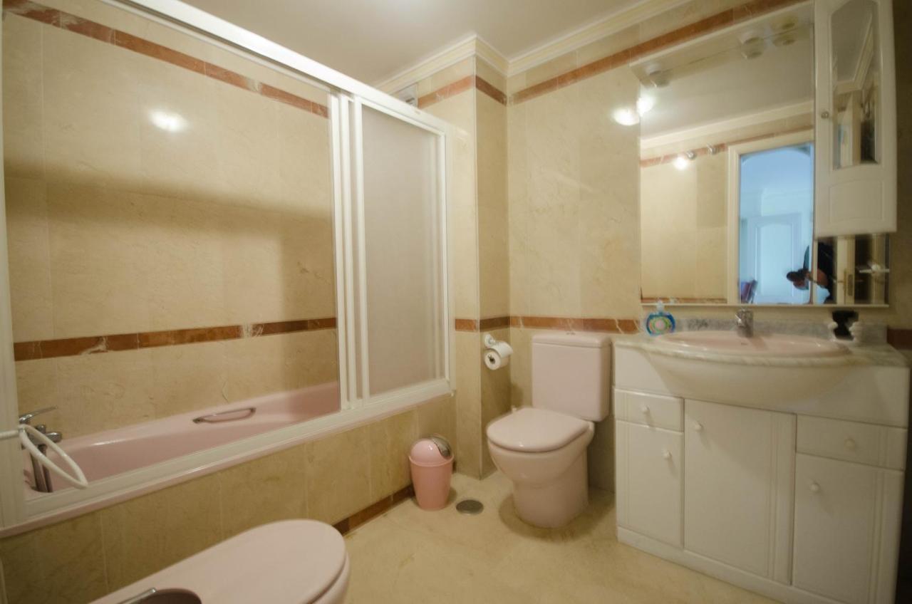 Aparment Neptuno- Located On The Promenade A Few Metres From The Beach. 에스테포나 외부 사진