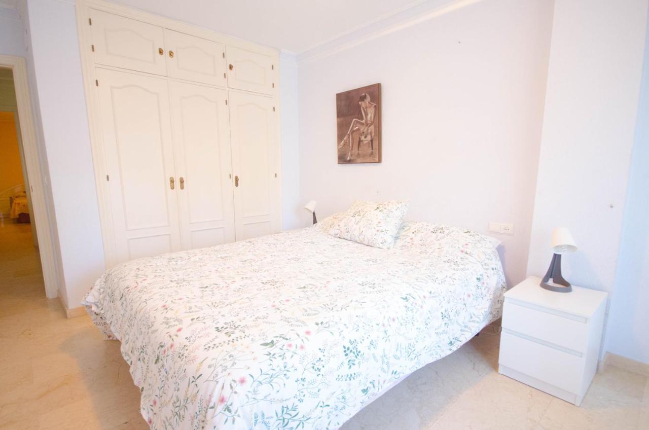 Aparment Neptuno- Located On The Promenade A Few Metres From The Beach. 에스테포나 외부 사진