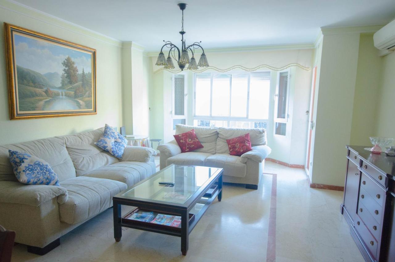 Aparment Neptuno- Located On The Promenade A Few Metres From The Beach. 에스테포나 외부 사진